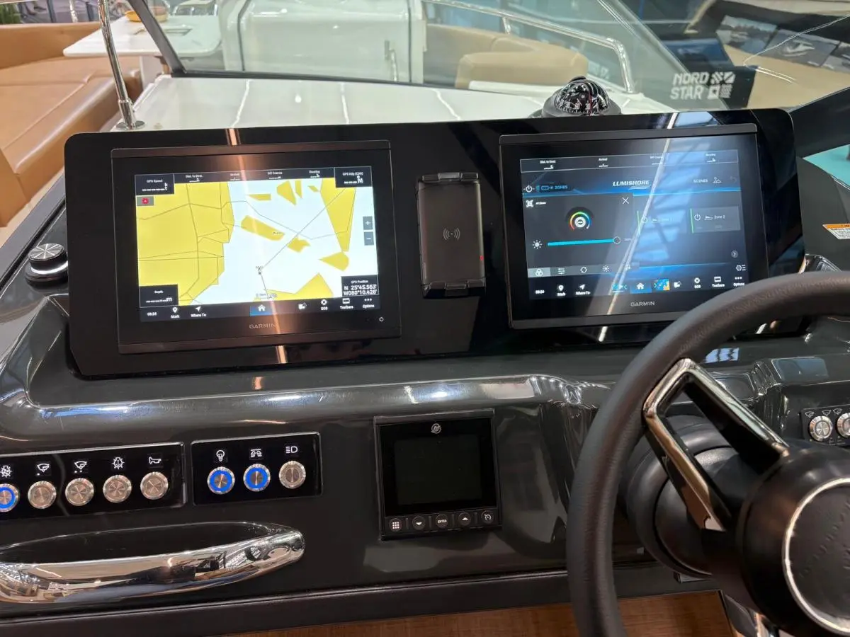 Thumbnail von Jeanneau TH33 Twin-Hull