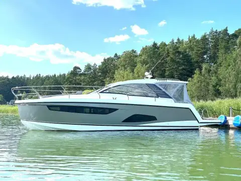Sealine S330