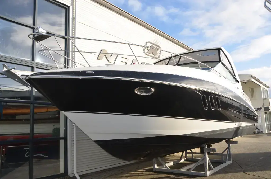 Thumbnail von Cruisers Yachts 330 Express