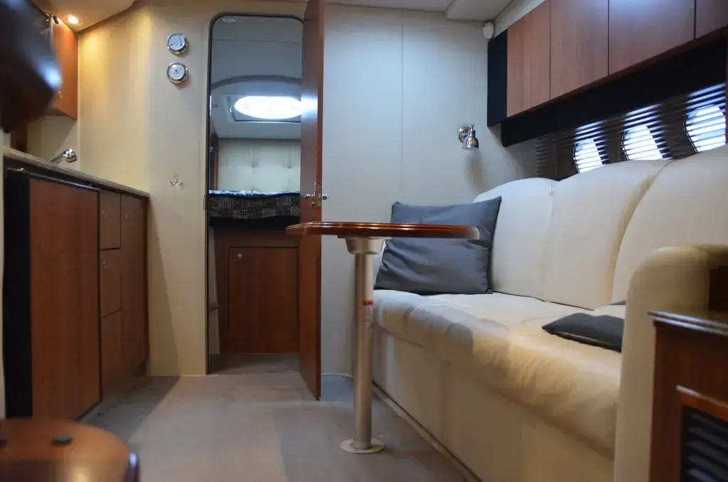 Thumbnail von Cruisers Yachts 330 Express