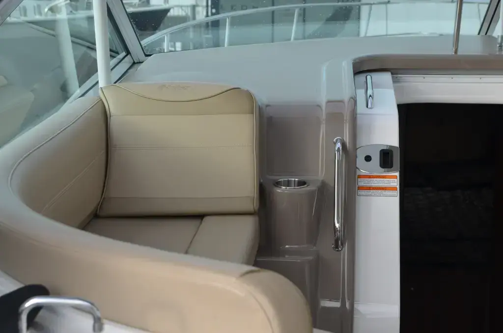 Thumbnail von Cruisers Yachts 330 Express