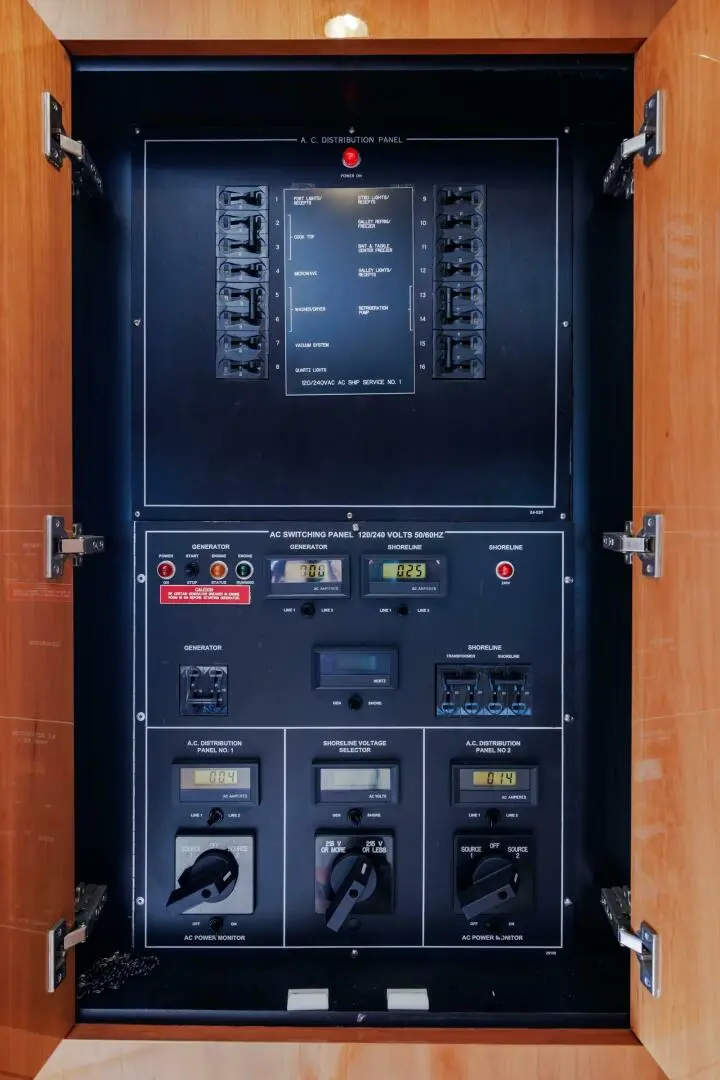 Thumbnail von Hatteras 50 Convertible