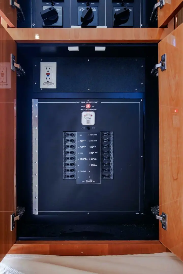 Thumbnail von Hatteras 50 Convertible