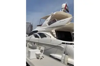 Thumbnail von Azimut 62