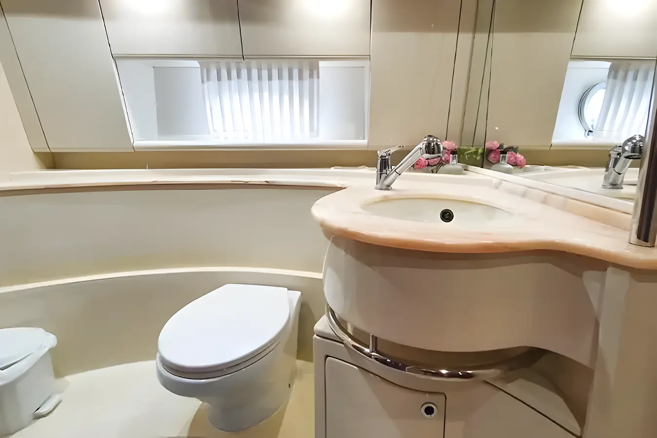 Thumbnail von Ferretti Yachts 60