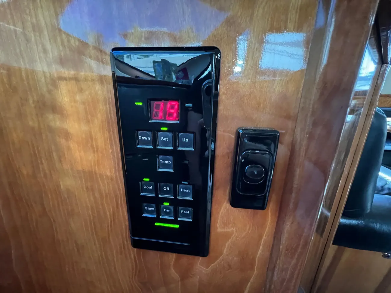 Thumbnail von Riviera 48