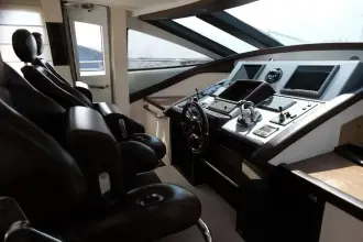 Thumbnail von Azimut 86s