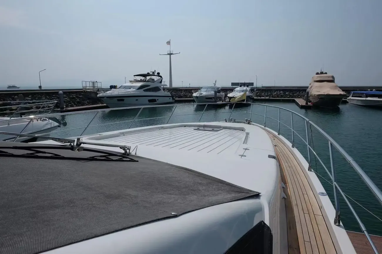 Thumbnail von Azimut 86s