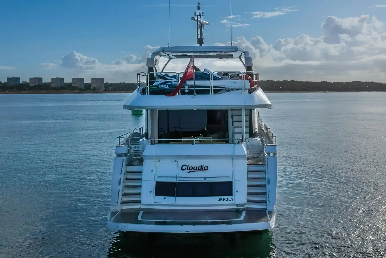 Thumbnail von Sunseeker 95 Yacht