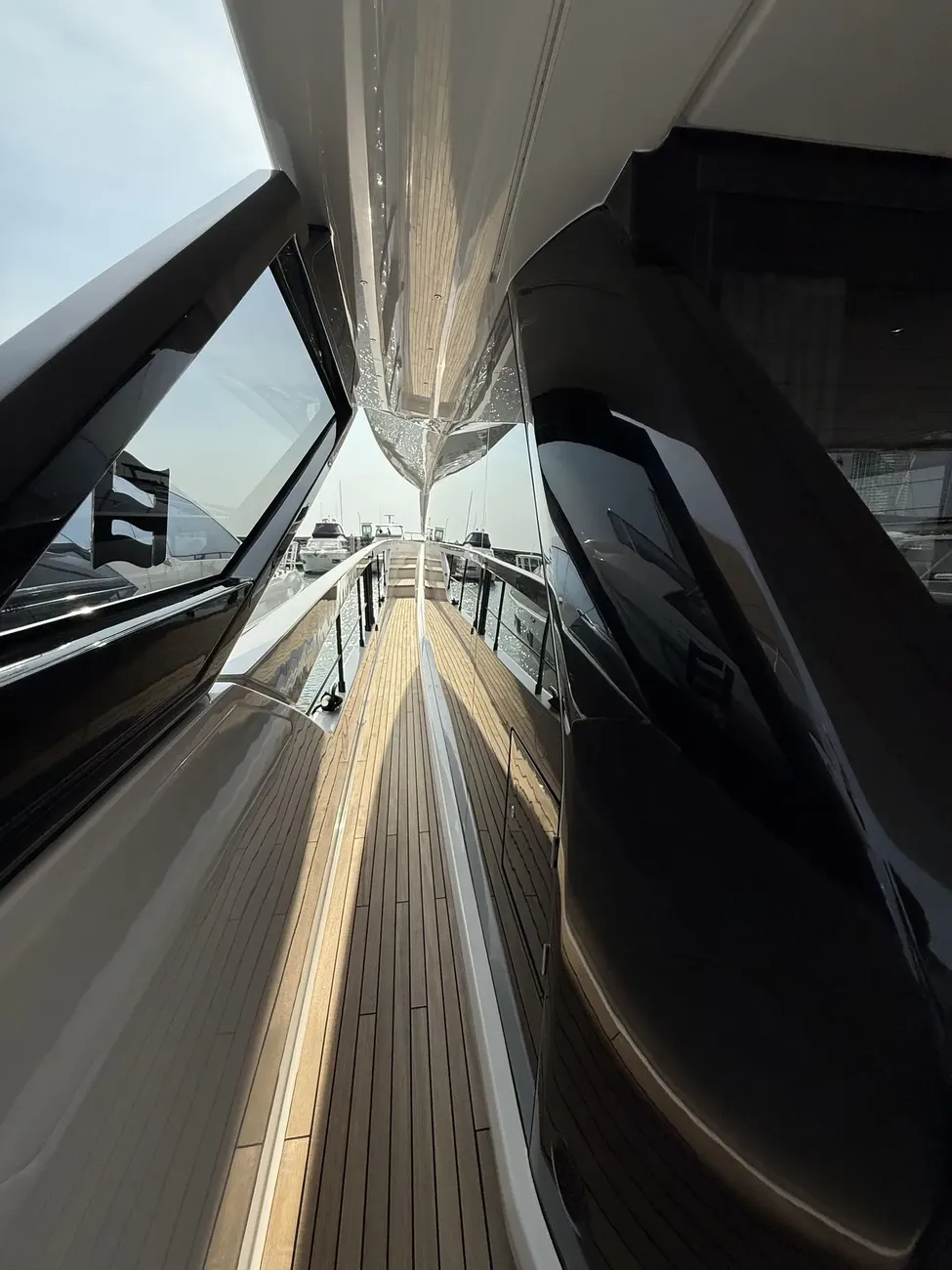 Thumbnail von Ferretti Yachts 860