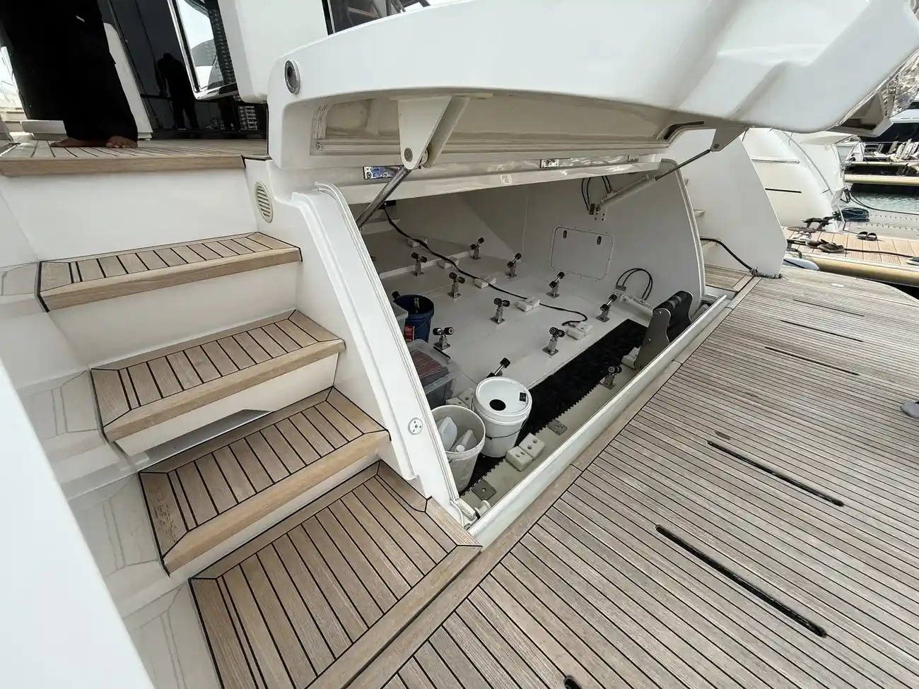 Thumbnail von Ferretti Yachts 860