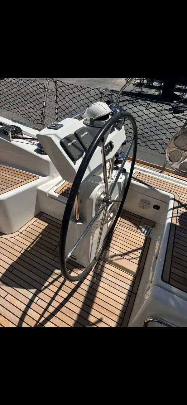 Thumbnail von Beneteau Oceanis 58