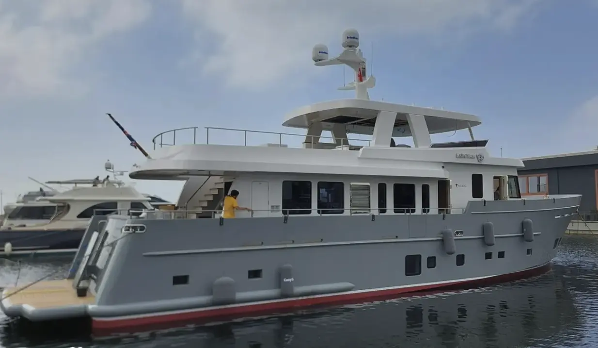 Mural Yachts 85 Konyak