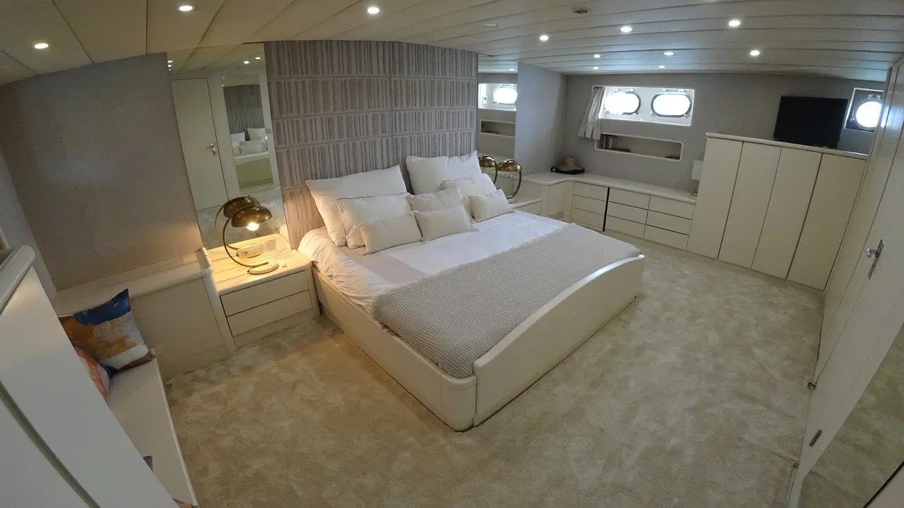 Thumbnail von Clelands 34m Classic Motor Yacht