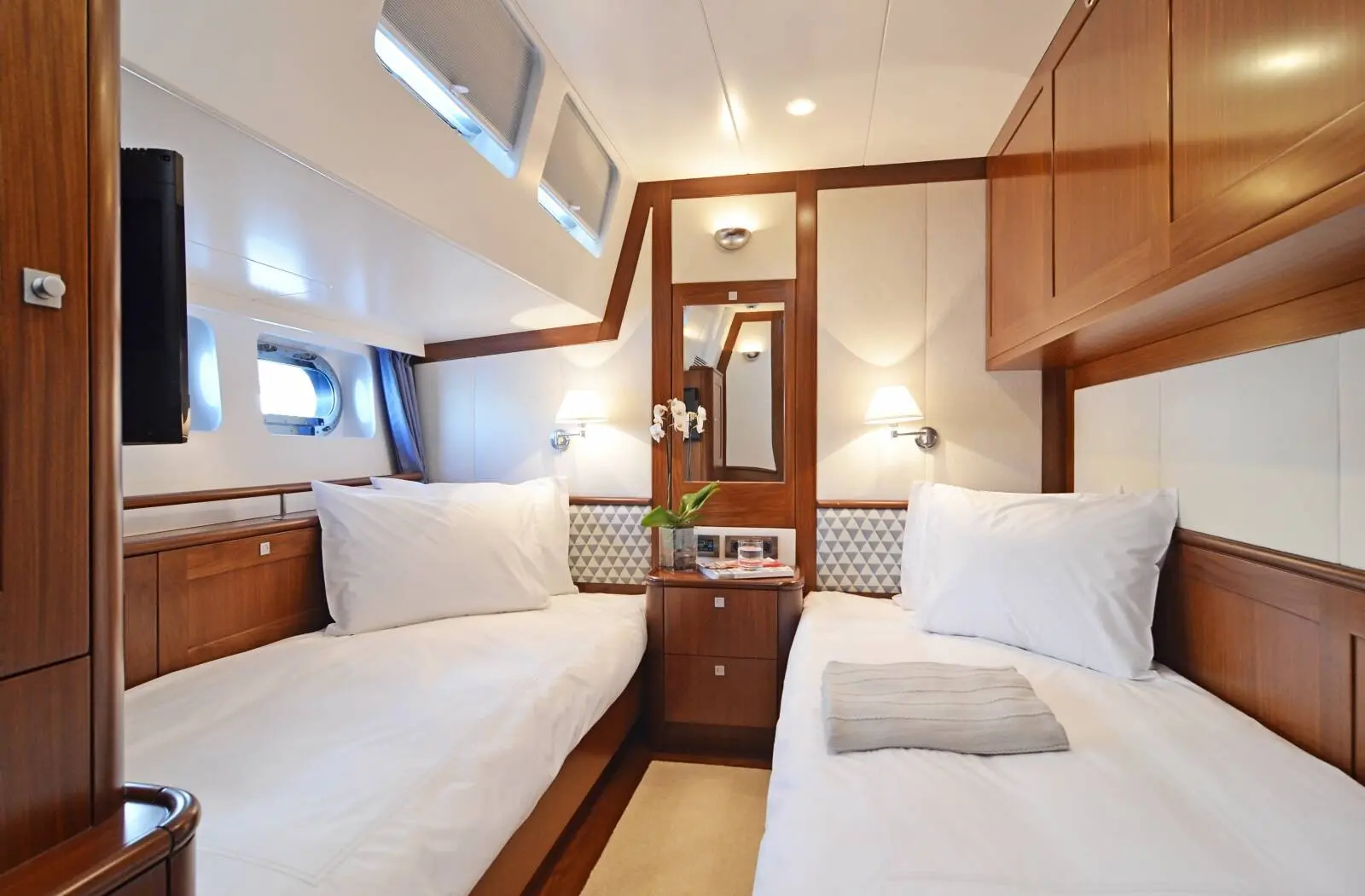 Thumbnail von AGANLAR Aganlar 32