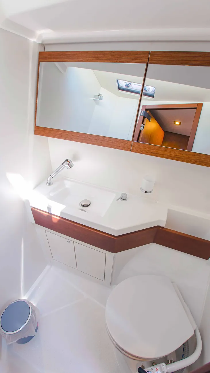 Thumbnail von Beneteau Oceanis 46.1