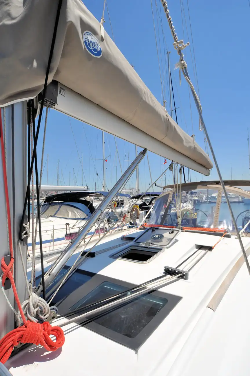Thumbnail von Beneteau Oceanis 43