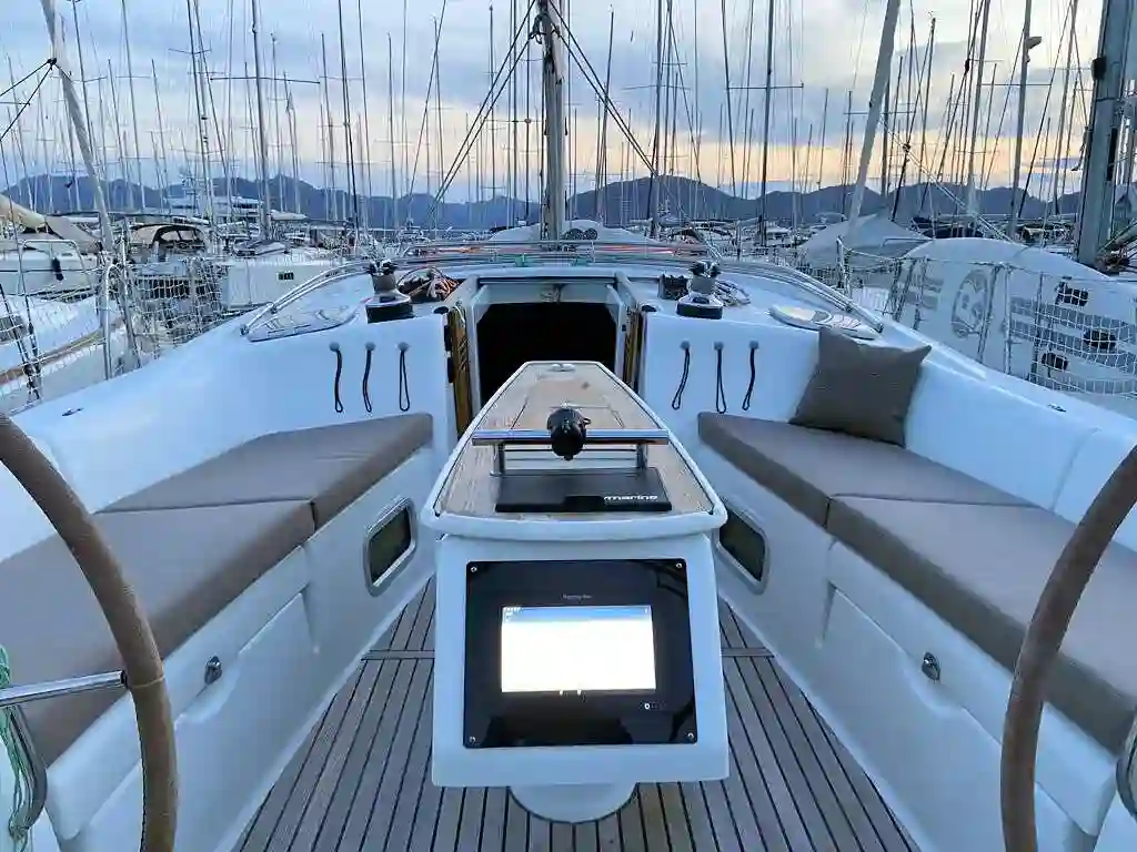 Thumbnail von Beneteau Oceanis 43