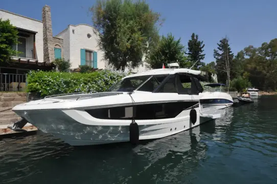 Galeon 325 GTO