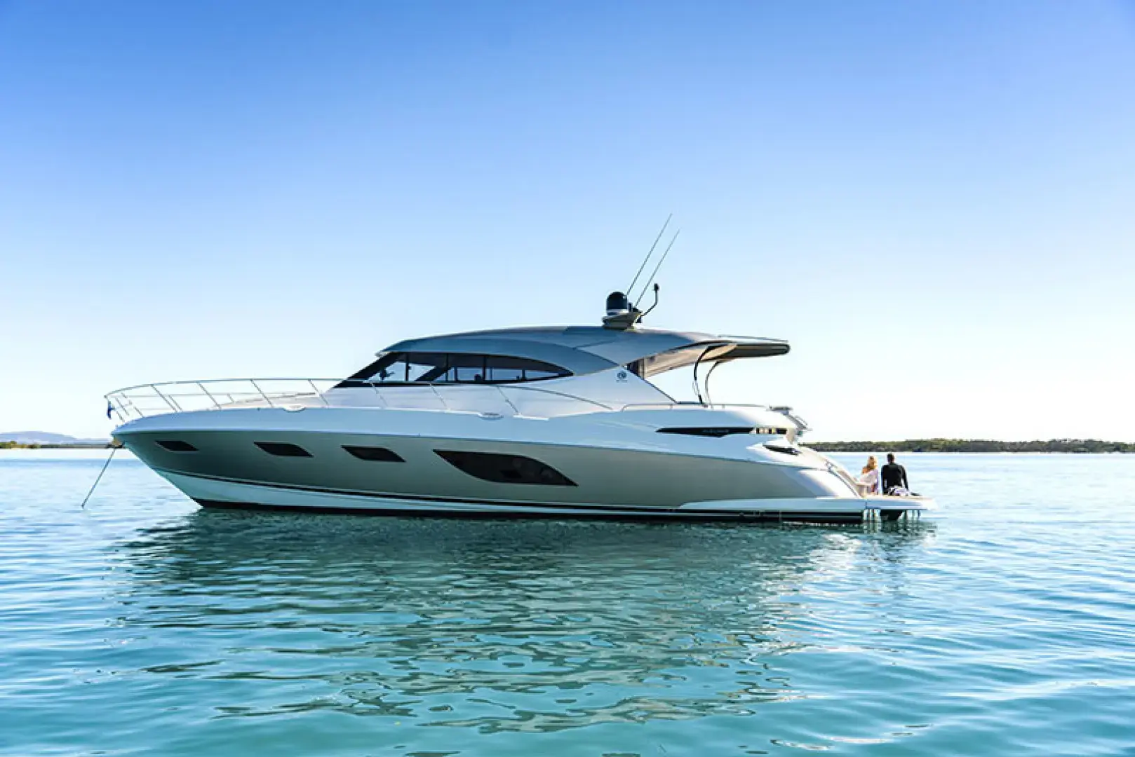 Riviera Sport Yacht Platinum Edition 6000 