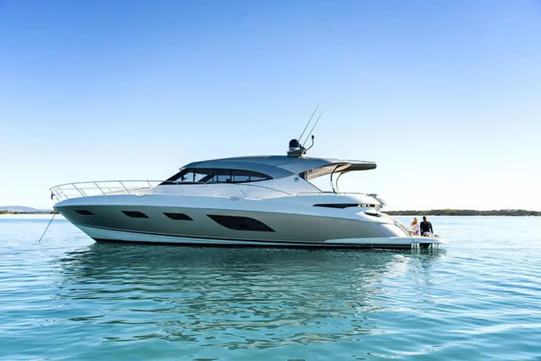 Riviera Sport Yacht Platinum Edition 6000 