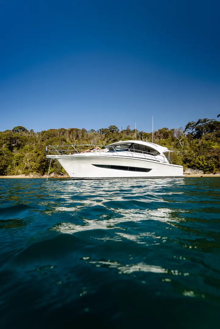 Thumbnail von Riviera 395 Suv