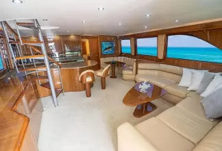 Thumbnail von Viking 74 Enclosed Bridge Knot Racing