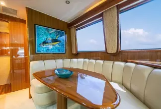 Thumbnail von Viking 74 Enclosed Bridge Knot Racing