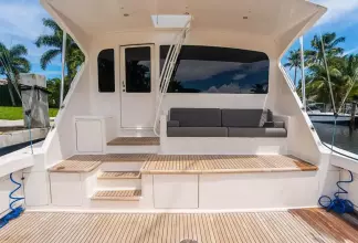 Thumbnail von Viking 74 Enclosed Bridge Knot Racing