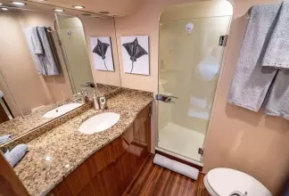 Thumbnail von Viking 74 Enclosed Bridge Knot Racing