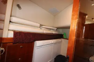 Thumbnail von Riviera 	Enclosed Flybridge 62