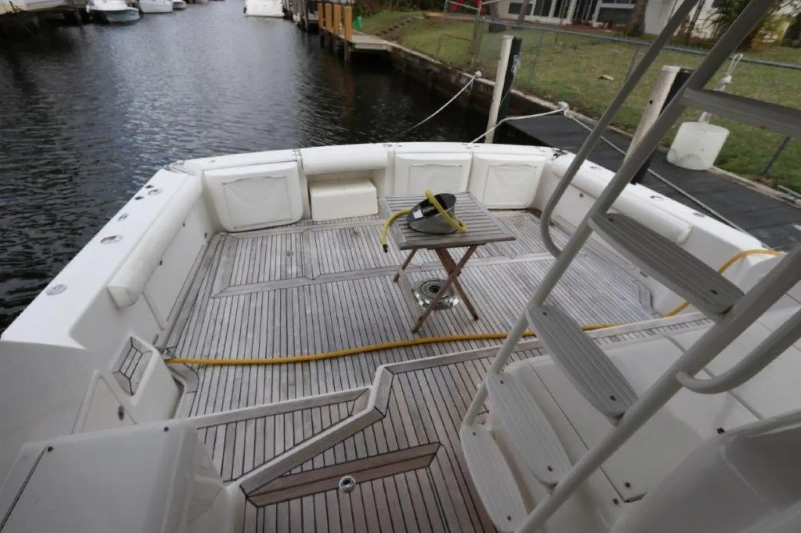 Thumbnail von Riviera 	Enclosed Flybridge 62