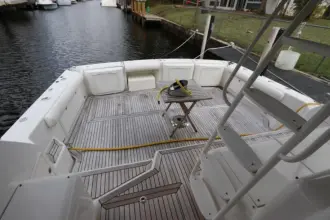 Thumbnail von Riviera 	Enclosed Flybridge 62