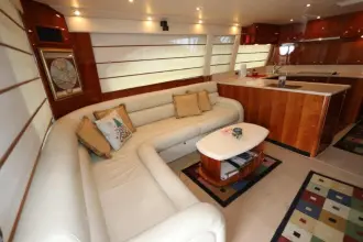 Thumbnail von Riviera 	Enclosed Flybridge 62