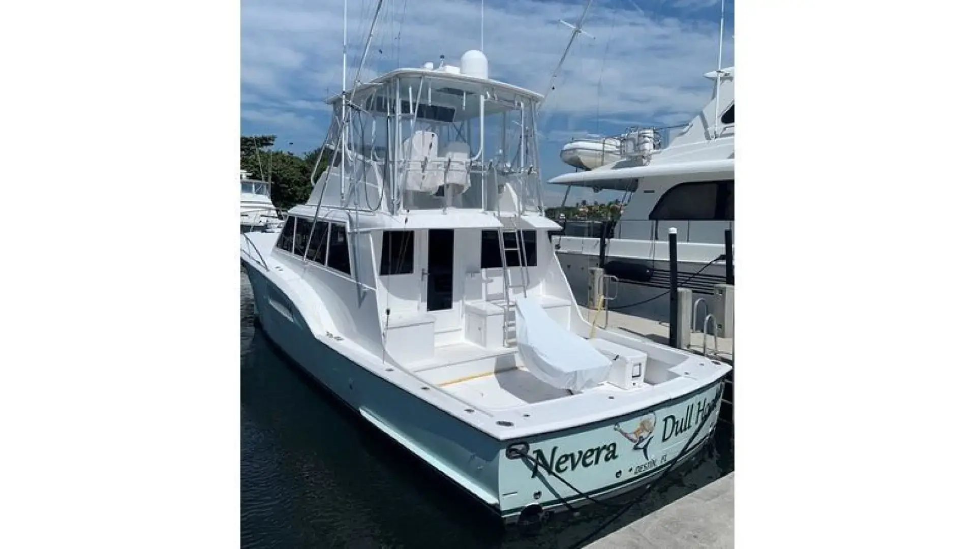 Hatteras 50 Sport Deck Motor Yacht Nevera Dull Hook