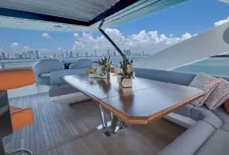 Thumbnail von Sunseeker 86 Yacht Docqua