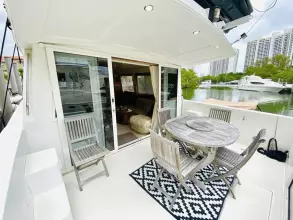 Thumbnail von Navigator 5700 Rival The Motley Crew