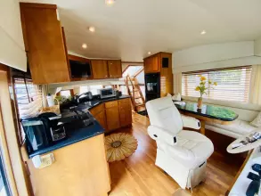 Thumbnail von Navigator 5700 Rival The Motley Crew