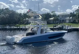 Thumbnail von Boston Whaler 420 Outrage