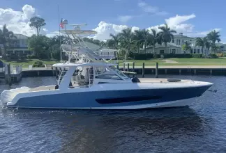 Thumbnail von Boston Whaler 420 Outrage