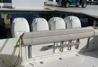 Thumbnail von Boston Whaler 420 Outrage