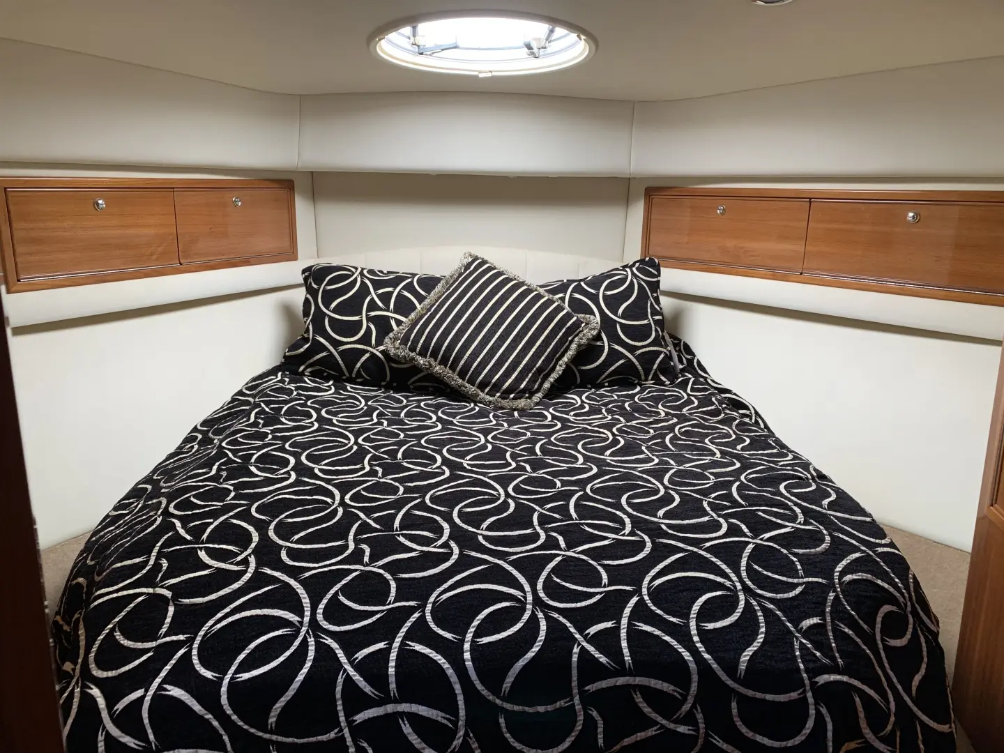 Thumbnail von Riviera 42 Flybridge