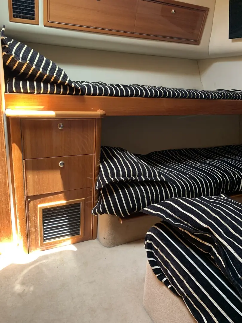 Thumbnail von Riviera 42 Flybridge