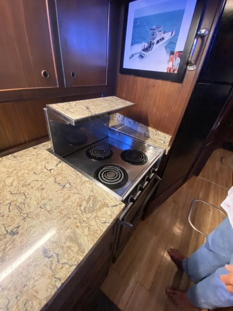 Thumbnail von Hatteras 42 Convertible