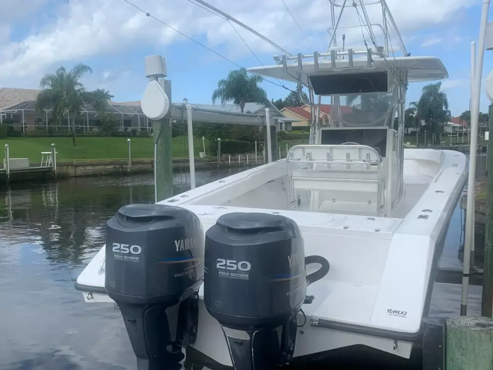 Venture 34 Center Console
