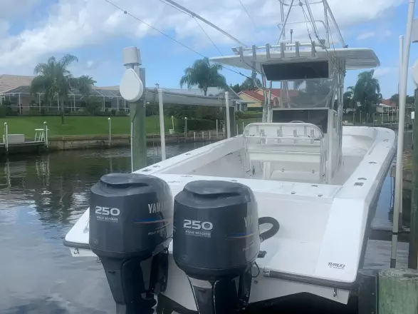 Venture 34 Center Console