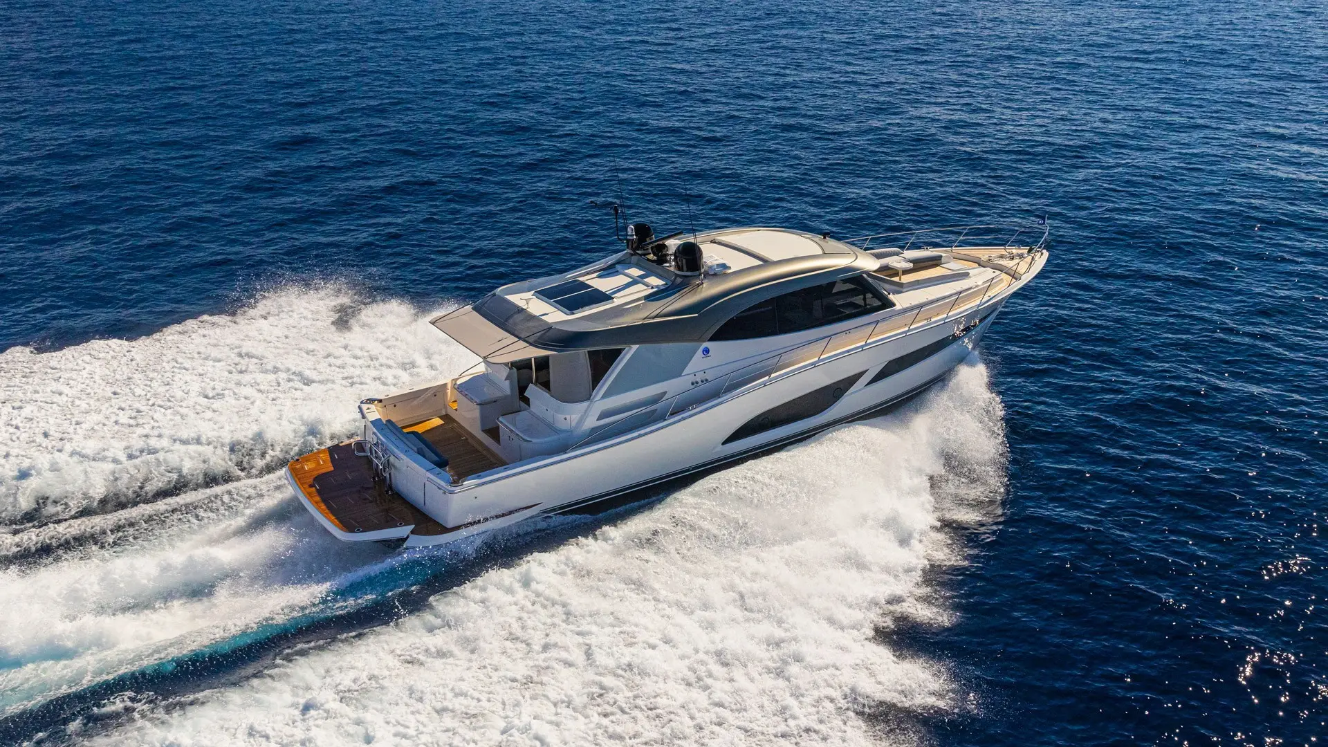 Thumbnail von Riviera 645 Suv