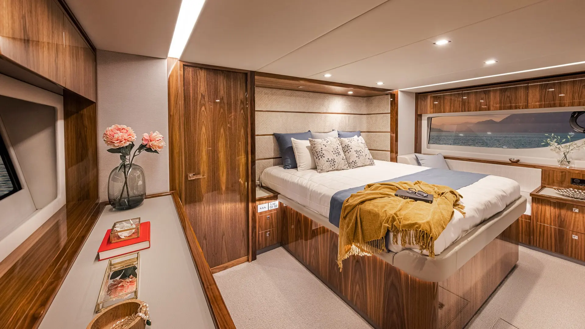 Thumbnail von Riviera 645 Suv