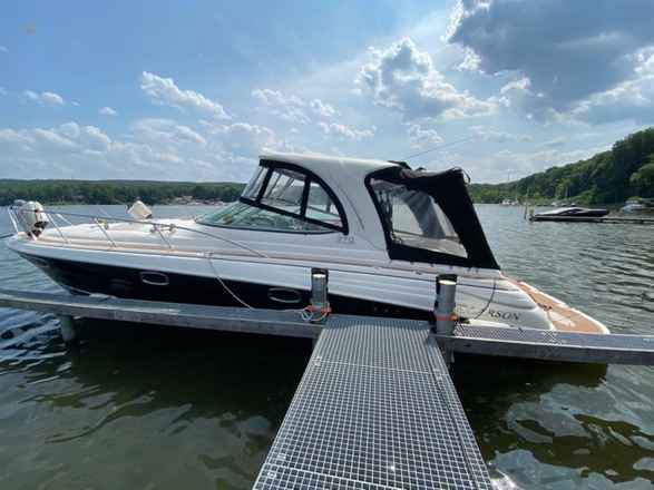 Larson Boats (US) Larson 370  Day Cruiser, Hardtop