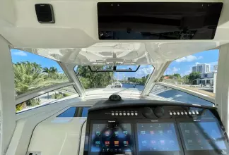 Thumbnail von Boston Whaler 420 Outrage